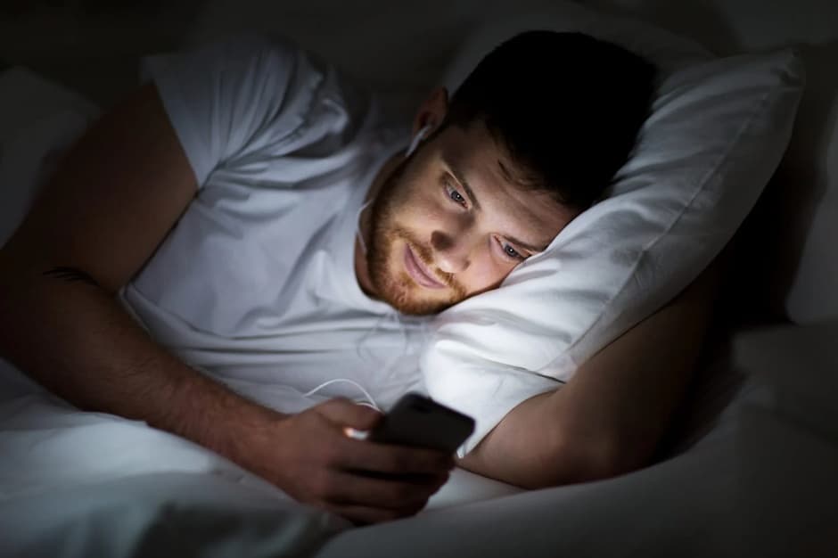 How are Electronic Devices Affecting your Sleep?