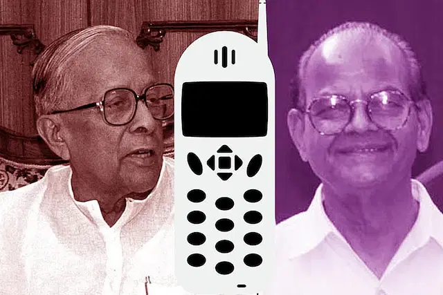 When was the 1st Mobile Phone Call in India made?