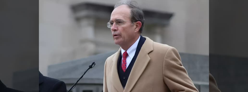 Mississippi Lieutenant Governor Collapses on Senate Podium During Speech